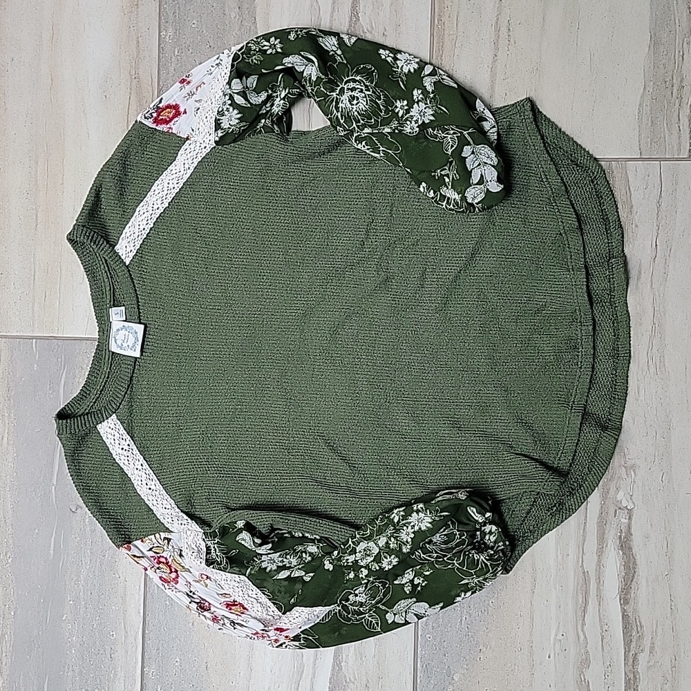 Women's Size Small Sweater by Blue Rain